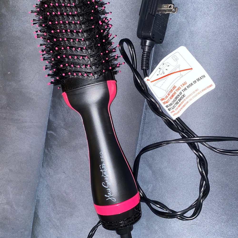 One step hair blow dryer & volumizer brush